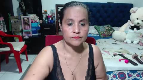 Snapshot of pervert_mommy_x chatting on January 17, 2025, 10:11 am SAMY online show from January 17, 2025, 10:11 am