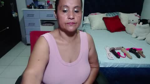 Snapshot of pervert_mommy_x chatting on October 15, 2025, 11:21 am SAMY online show from October 15, 2025, 11:21 am