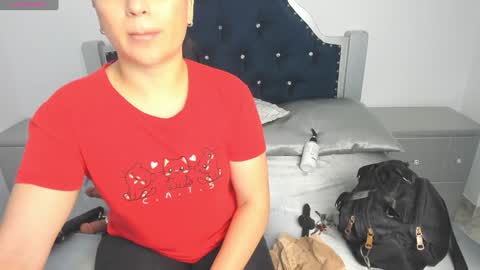 Snapshot of pervert_pantyhose chatting on February 7, 2025, 10:40 am Kimberly online show from February 7, 2025, 10:40 am