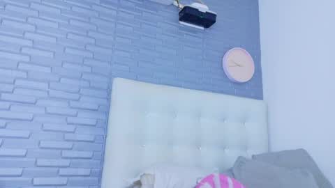 pervert_shydoll online show from May 27, 2026, 3:14 am