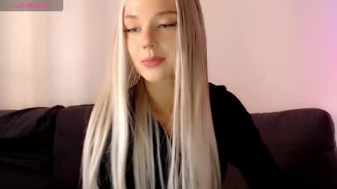 Snapshot of pervyblonde chatting on November 13, 2025, 8:46 am Isabella online show from November 13, 2025, 8:46 am