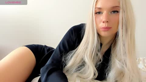 Isabella online show from May 13, 2026, 10:12 am