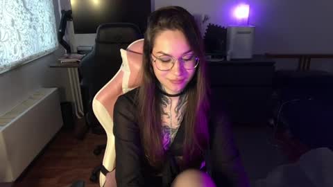 Snapshot of petal_dust_ chatting on April 16, 2026, 2:29 pm petal_dust_ online show from April 16, 2026, 2:29 pm