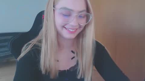 Snapshot of petalkiss chatting on September 21, 2025, 1:57 pm petalkiss online show from September 21, 2025, 1:57 pm