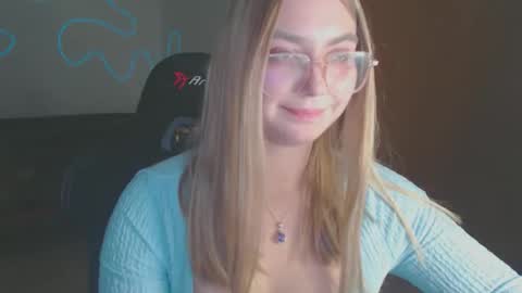 Snapshot of petalkiss chatting on September 28, 2025, 6:46 pm petalkiss online show from September 28, 2025, 6:46 pm