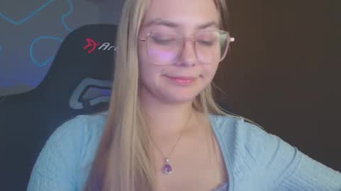 Snapshot of petalkiss chatting on October 7, 2025, 6:27 pm petalkiss online show from October 7, 2025, 6:27 pm