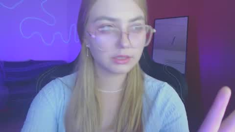 Snapshot of petalkiss chatting on October 13, 2025, 7:03 pm petalkiss online show from October 13, 2025, 7:03 pm