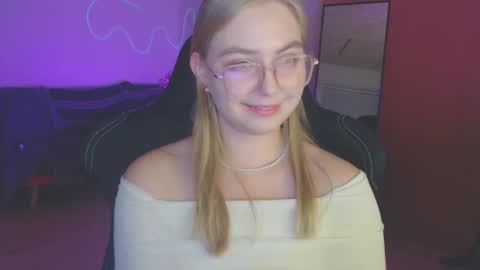 Snapshot of petalkiss chatting on October 15, 2025, 6:19 pm petalkiss online show from October 15, 2025, 6:19 pm