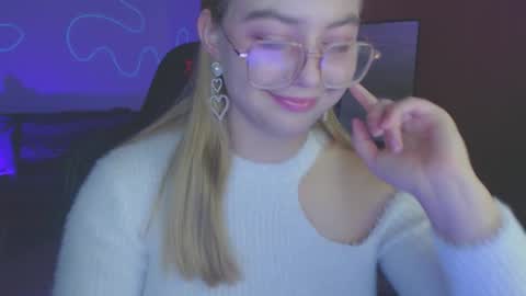 Snapshot of petalkiss chatting on October 17, 2025, 5:15 pm petalkiss online show from October 17, 2025, 5:15 pm