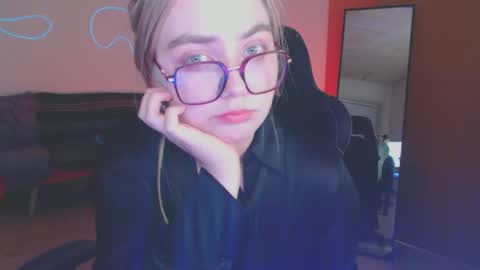 Snapshot of petalkiss chatting on November 2, 2025, 6:10 pm petalkiss online show from November 2, 2025, 6:10 pm