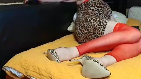 peter196888 online show from September 15, 2025, 2:44 am