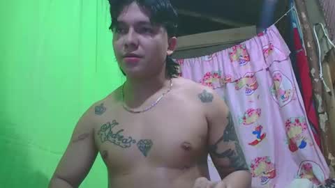 peteresmitd17 online show from December 17, 2025, 4:51 am