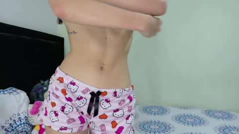 Snapshot of petiite_aliice chatting on April 27, 2026, 5:38 am Alice online show from April 27, 2026, 5:38 am