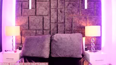 Im Rosse but u can call me Rossie or Rosita . online show from September 16, 2025, 4:19 pm