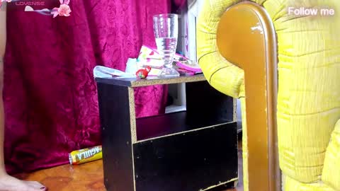 Snapshot of petite_amor chatting on December 5, 2024, 1:03 am petite_amor online show from December 5, 2024, 1:03 am