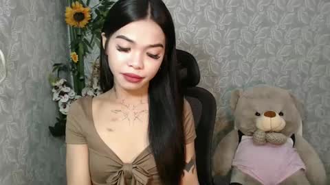 Snapshot of petite_angelx chatting on February 9, 2025, 4:07 pm angel online show from February 9, 2025, 4:07 pm