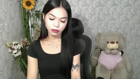 Snapshot of petite_angelx chatting on March 7, 2025, 4:24 am angel online show from March 7, 2025, 4:24 am