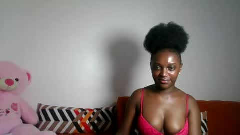 Snapshot of petite_asshley1 chatting on August 3, 2026, 12:42 am Ashley online show from August 3, 2026, 12:42 am
