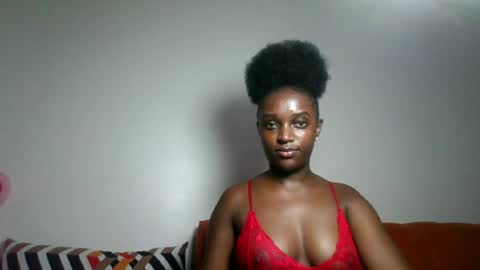 Snapshot of petite_asshley1 chatting on August 4, 2026, 1:53 am Ashley online show from August 4, 2026, 1:53 am