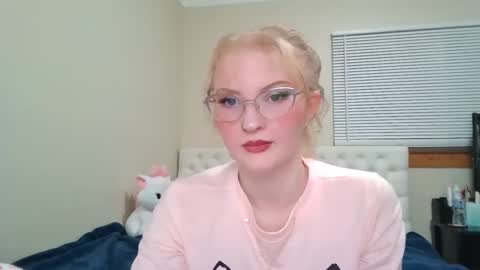 Little cupcake online show from February 25, 2025, 11:55 pm