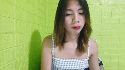 Snapshot of petite_dicklover chatting on January 12, 2025, 10:23 am Yuriee online show from January 12, 2025, 10:23 am