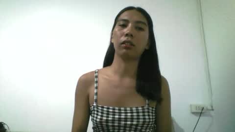 Yuriee online show from June 6, 2026, 11:48 am