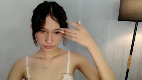 petite_japanese111 online show from December 18, 2024, 7:04 am