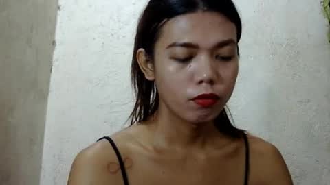 Snapshot of petite_jzee chatting on July 7, 2026, 1:15 pm jzee online show from July 7, 2026, 1:15 pm