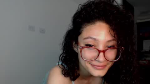 Snapshot of petite_kurly_qt chatting on September 29, 2025, 3:44 am loli online show from September 29, 2025, 3:44 am