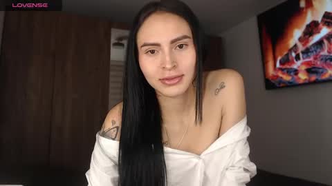 Snapshot of petite_linda chatting on May 14, 2026, 4:52 am Linda online show from May 14, 2026, 4:52 am