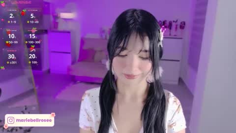 petite_marie_ online show from April 28, 2026, 11:54 pm