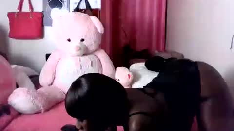 Snapshot of petite_princes chatting on June 22, 2026, 5:54 pm petite_princes online show from June 22, 2026, 5:54 pm