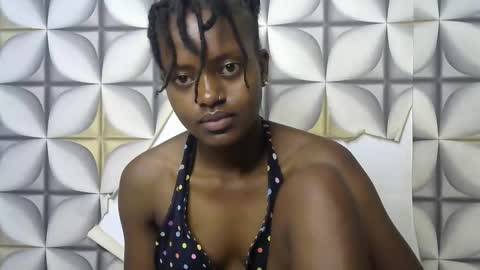 Snapshot of petite_star2 chatting on October 18, 2025, 12:13 am petite_star2 online show from October 18, 2025, 12:13 am