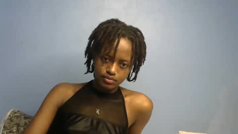 petite_star2 online show from February 1, 2026, 11:25 pm