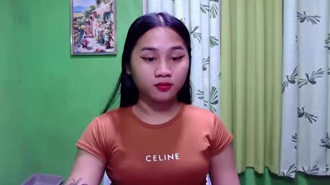Snapshot of petite_trish chatting on December 4, 2024, 10:57 am trish online show from December 4, 2024, 10:57 am