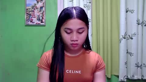 Snapshot of petite_trish chatting on December 9, 2024, 10:00 am trish online show from December 9, 2024, 10:00 am