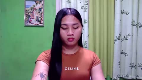 Snapshot of petite_trish chatting on December 9, 2024, 1:02 pm trish online show from December 9, 2024, 1:02 pm