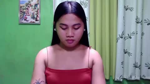 Snapshot of petite_trish chatting on January 16, 2025, 5:11 am trish online show from January 16, 2025, 5:11 am