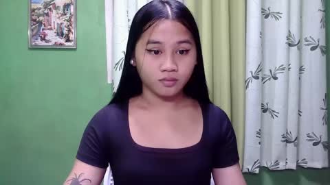Snapshot of petite_trish chatting on January 17, 2025, 11:18 pm trish online show from January 17, 2025, 11:18 pm