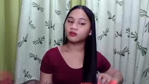 Snapshot of petite_trish chatting on January 21, 2025, 9:03 am trish online show from January 21, 2025, 9:03 am