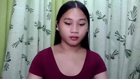 Snapshot of petite_trish chatting on January 23, 2025, 11:36 pm trish online show from January 23, 2025, 11:36 pm
