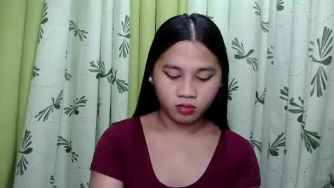Snapshot of petite_trish chatting on January 24, 2025, 5:21 am trish online show from January 24, 2025, 5:21 am