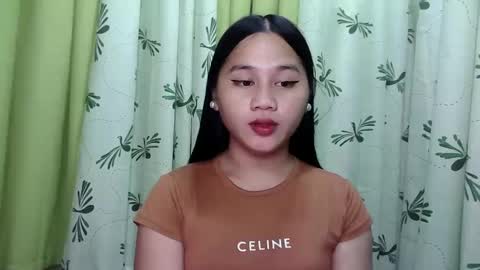 Snapshot of petite_trish chatting on January 25, 2025, 12:47 pm trish online show from January 25, 2025, 12:47 pm
