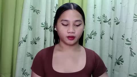Snapshot of petite_trish chatting on January 26, 2025, 2:35 am trish online show from January 26, 2025, 2:35 am
