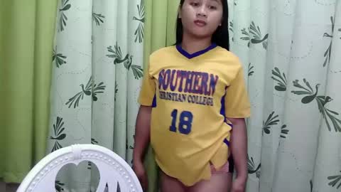 Snapshot of petite_trish chatting on January 28, 2025, 8:47 am trish online show from January 28, 2025, 8:47 am