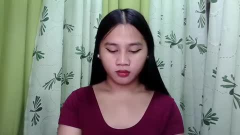 Snapshot of petite_trish chatting on January 28, 2025, 11:17 pm trish online show from January 28, 2025, 11:17 pm