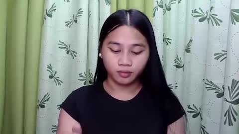Snapshot of petite_trish chatting on January 30, 2025, 6:03 am trish online show from January 30, 2025, 6:03 am