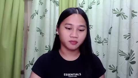 Snapshot of petite_trish chatting on January 31, 2025, 11:35 pm trish online show from January 31, 2025, 11:35 pm