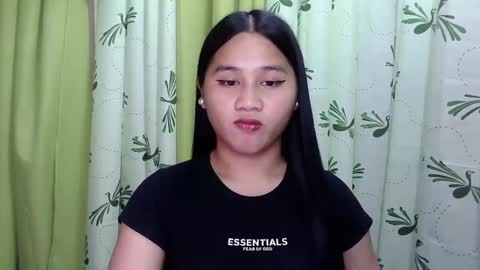 Snapshot of petite_trish chatting on February 3, 2025, 4:46 am trish online show from February 3, 2025, 4:46 am