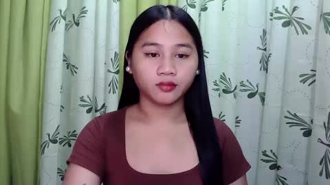 Snapshot of petite_trish chatting on February 3, 2025, 10:43 pm trish online show from February 3, 2025, 10:43 pm